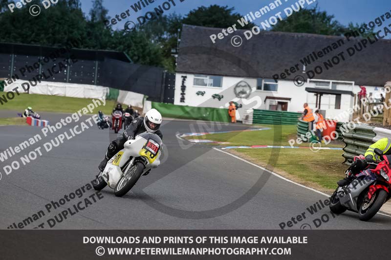 Vintage motorcycle club;eventdigitalimages;mallory park;mallory park trackday photographs;no limits trackdays;peter wileman photography;trackday digital images;trackday photos;vmcc festival 1000 bikes photographs